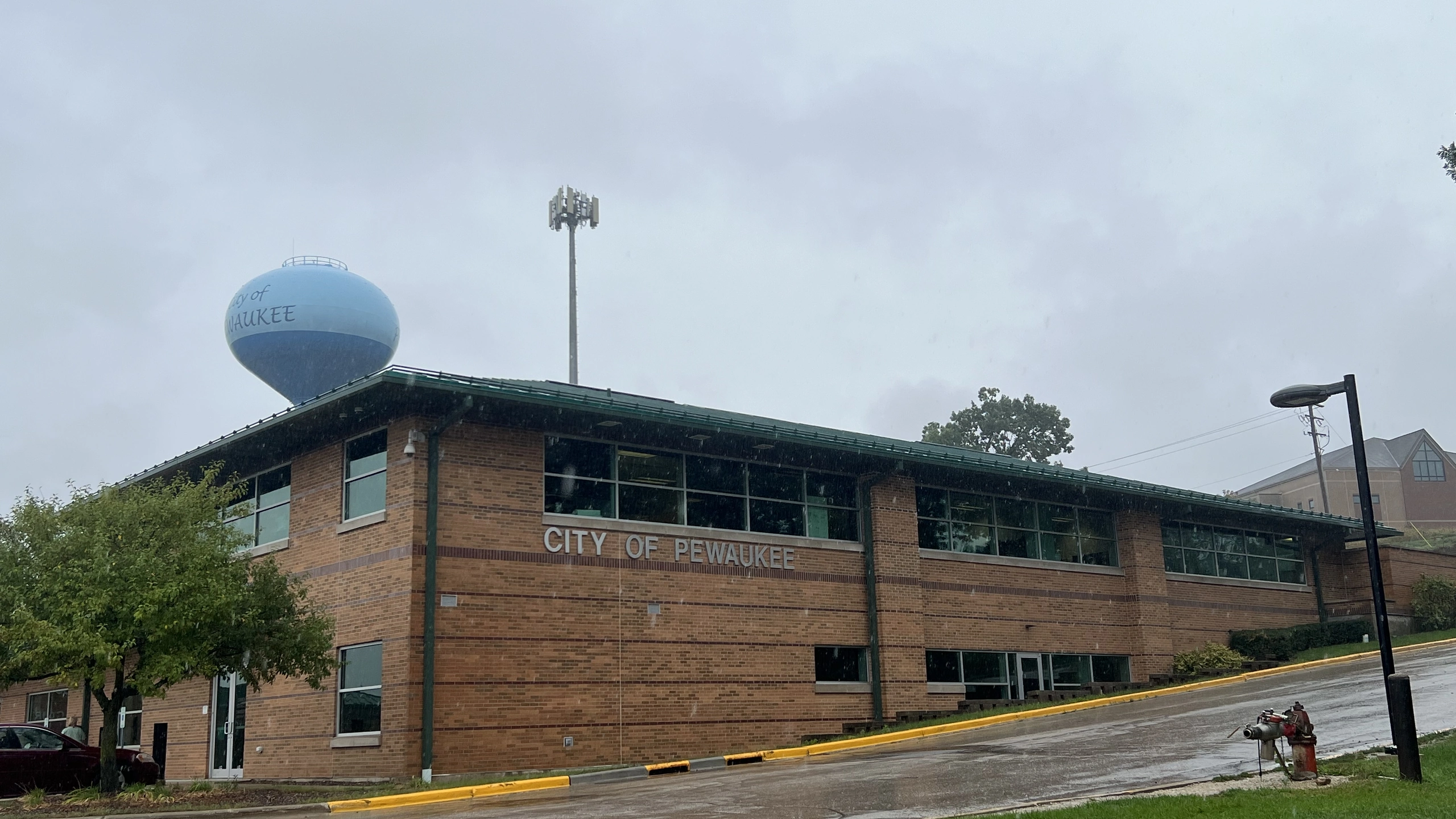 Civic building in Pewaukee, Wisconsin